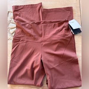 NWT. Nike Yoga pant.  Size Large
